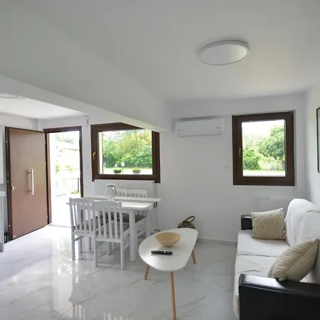 Theros-cottage *