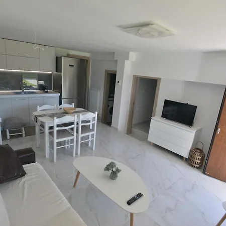 Theros-cottage