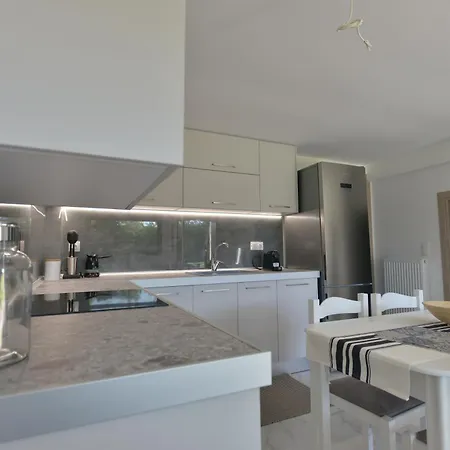 Theros-cottage Apartmán *